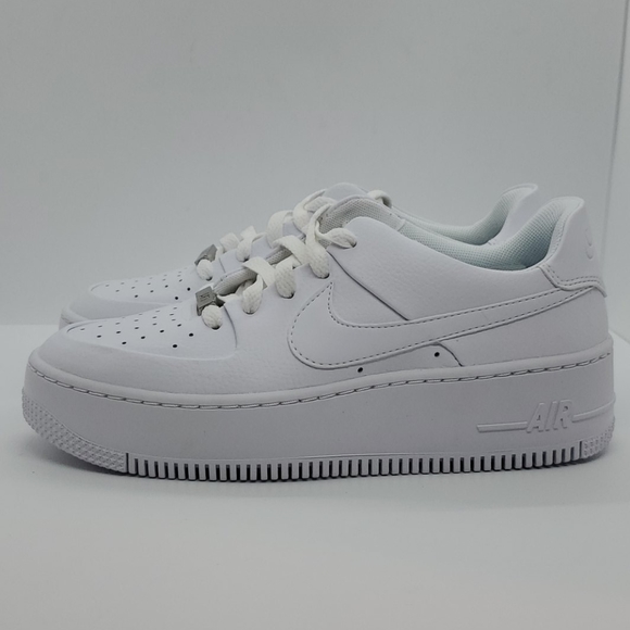 Nike Air Force 1 - Picture 3 of 8